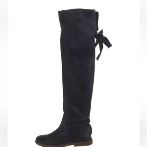 Frye navy suede riding boot, size 6, .75 inch heel